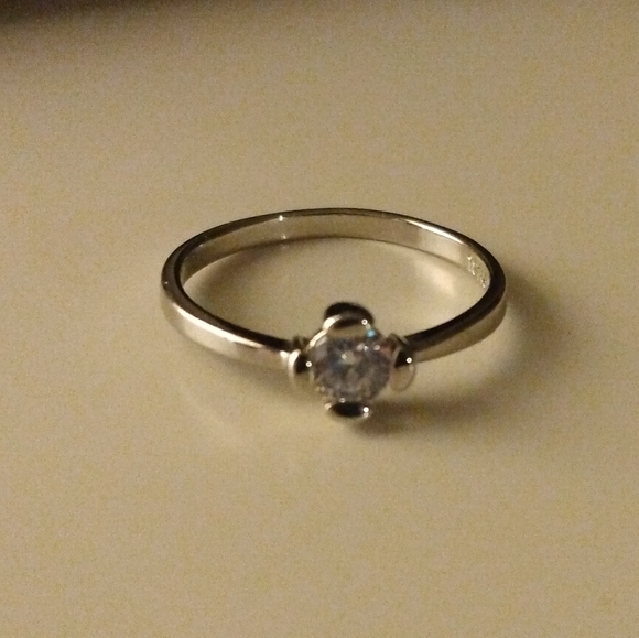 18k White Gold Finish 4 Prong Clover Cut Round White Sapphire Solitaire Ring 7.5 - Picture 8 of 10